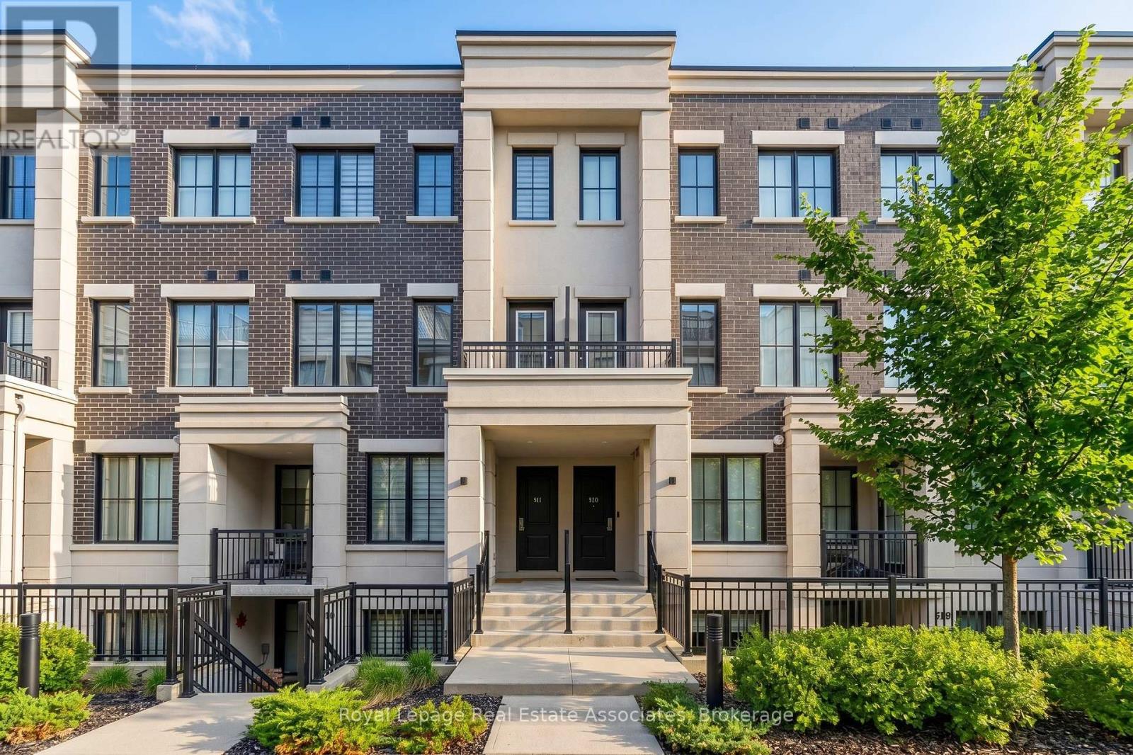 Row / Townhouse for Sale in 511 - 657 CRICKLEWOOD DRIVE|Mississauga (Mineola), Ontario L5G0B8 4