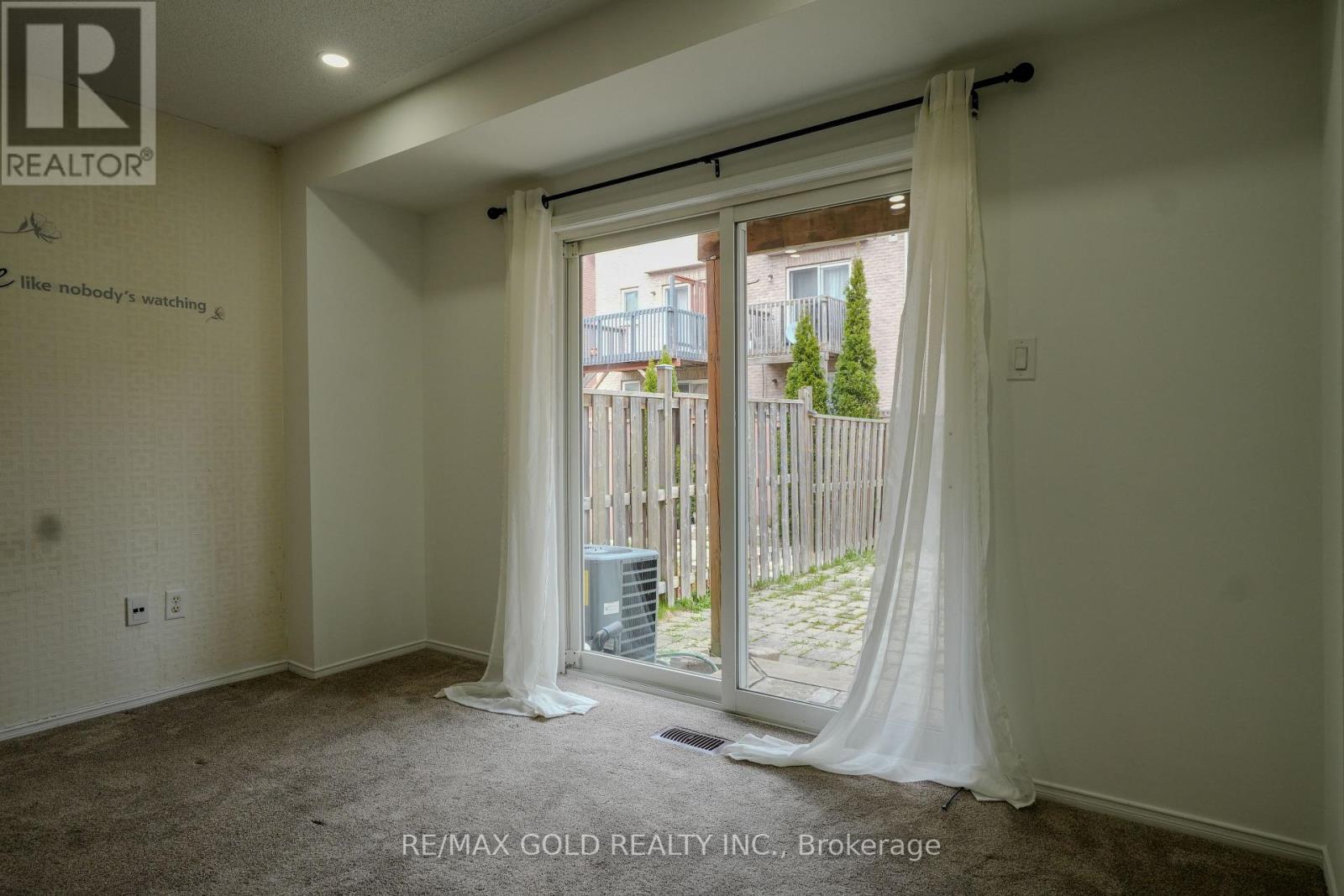 Row / Townhouse for Sale in 7059 FAIRMEADOW CRESCENT|Mississauga (Lisgar), Ontario L5N8R6 3