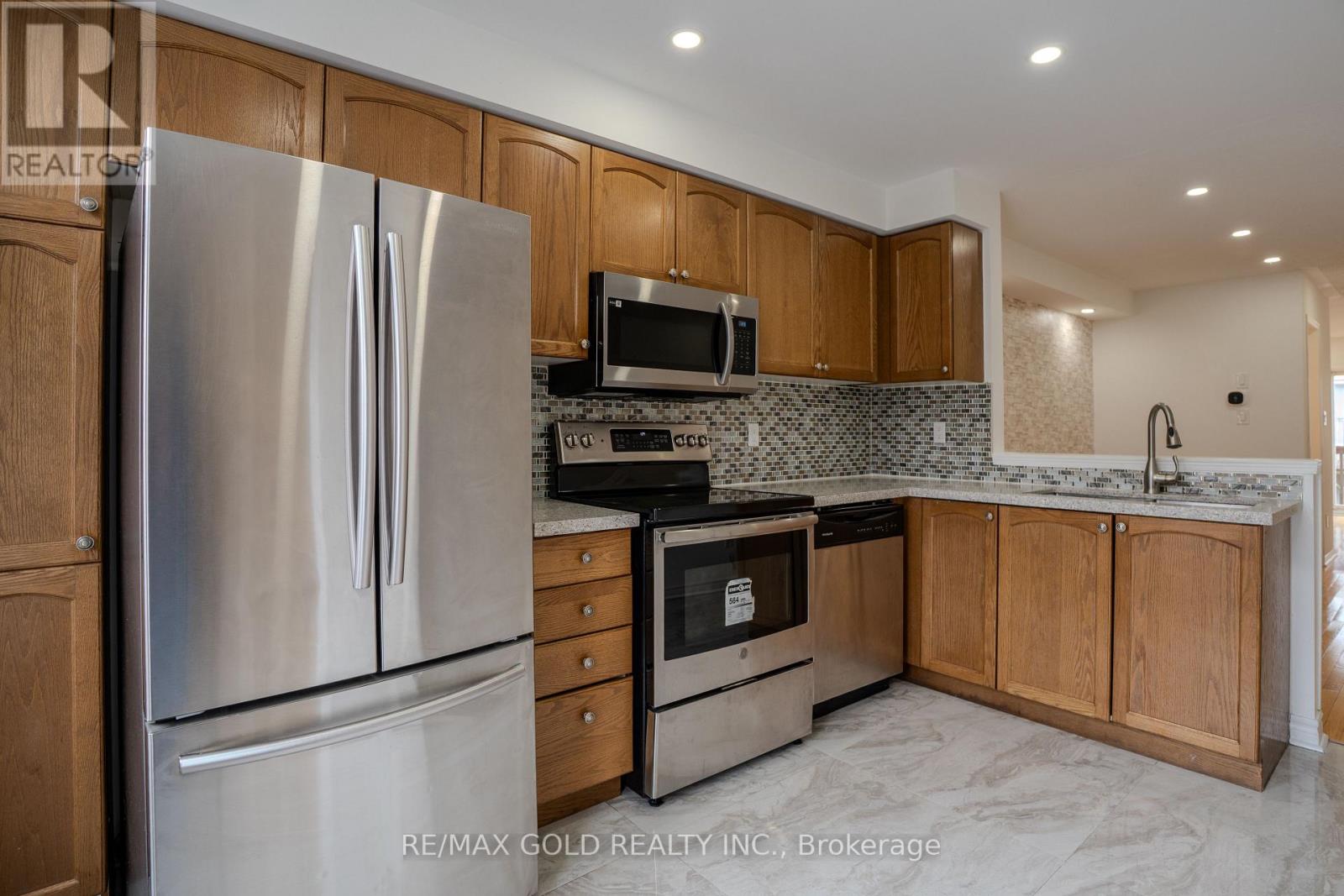 Row / Townhouse for Sale in 7059 FAIRMEADOW CRESCENT|Mississauga (Lisgar), Ontario L5N8R6 5