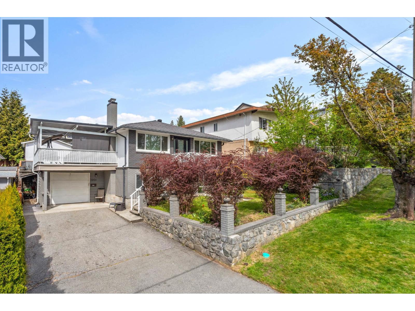 3951 WILLIAM STREET|Burnaby, British Columbia V5C3J2