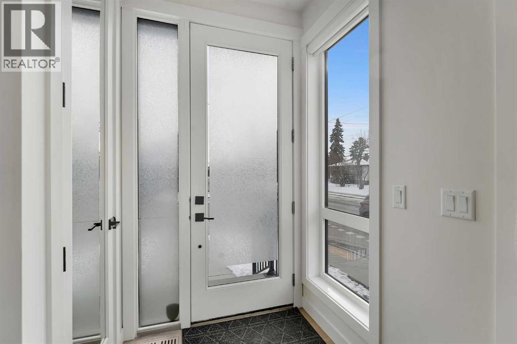 Row / Townhouse for Sale in 2501 17A Street NW|Calgary, Alberta T2M3S7 4