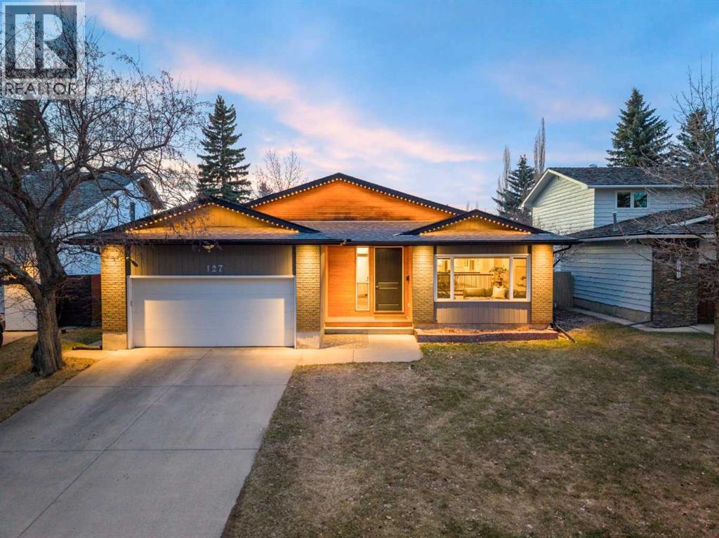 House for Sale in 127 Lake Placid Close SE|Calgary, Alberta T2J5A5