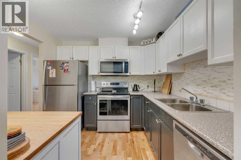 Apartment for Sale in 203, 1919 17 Avenue SW|Calgary, Alberta T2T0E9 3