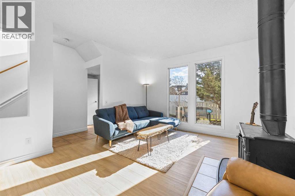 Row / Townhouse for Sale in 801, 5340 17 Avenue SW|Calgary, Alberta T3E6M3 2