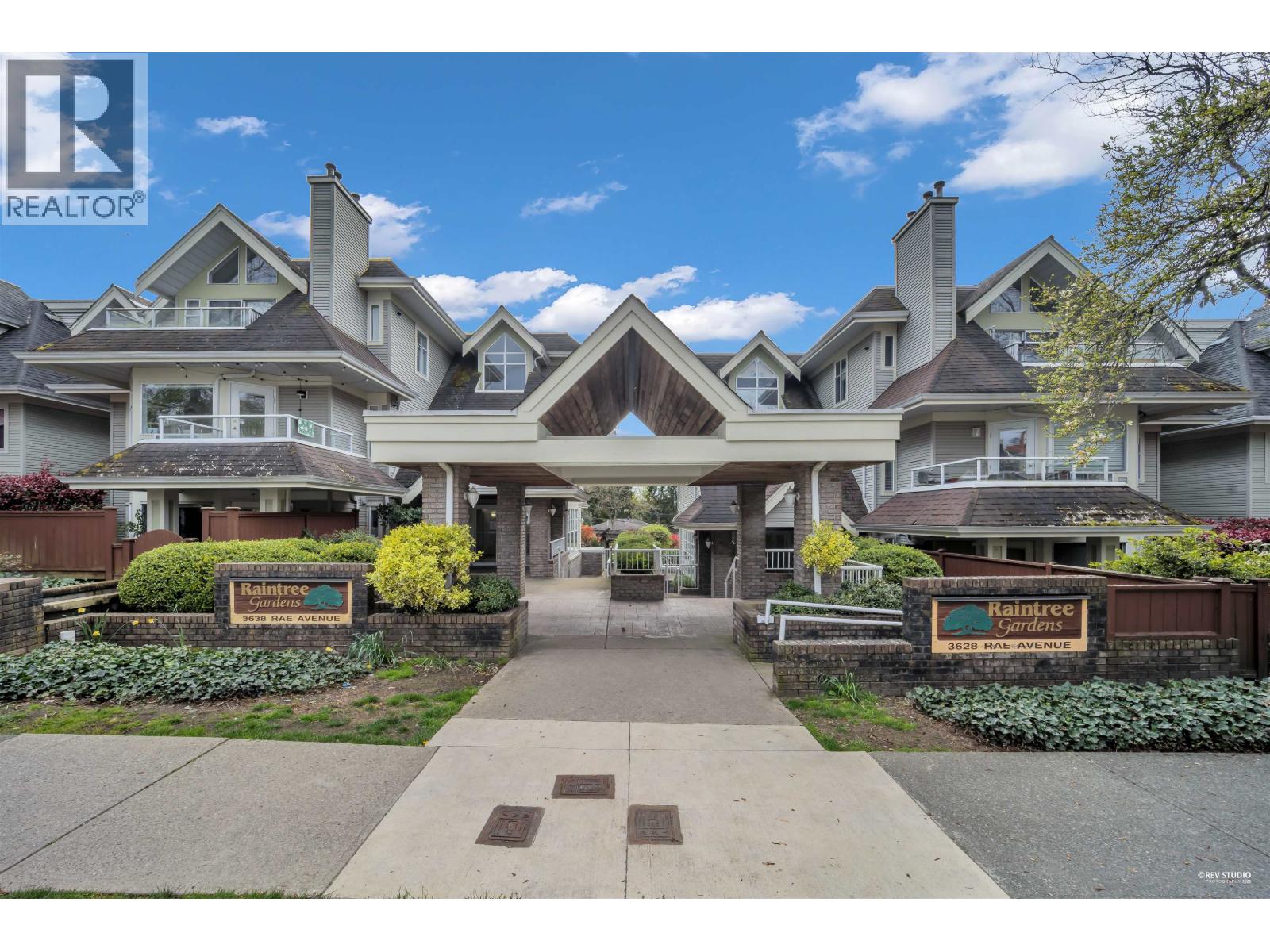 206 3638 RAE AVENUE|Vancouver, British Columbia V5R2P5