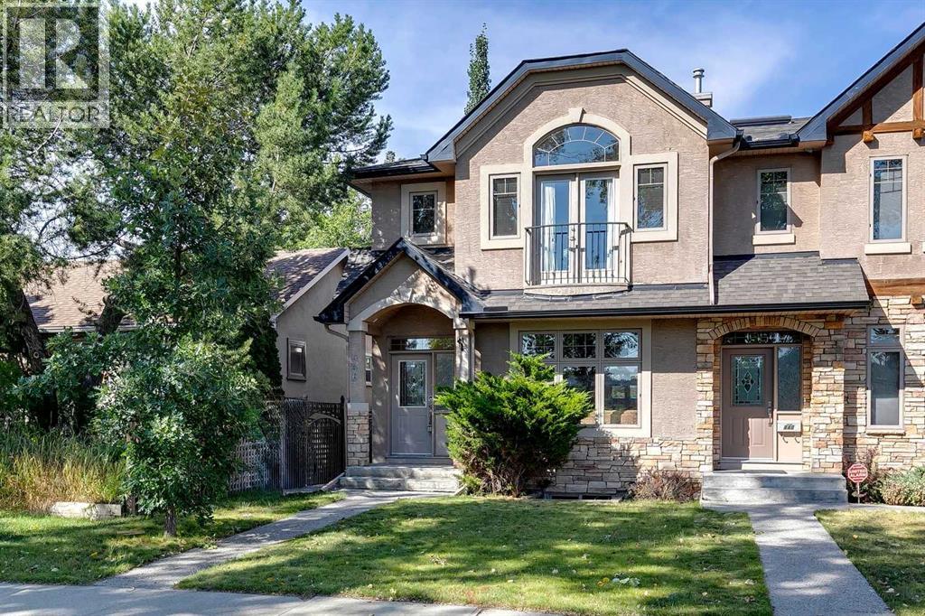 Duplex for Sale in 446 18 Avenue NE|Calgary, Alberta T2E1N4