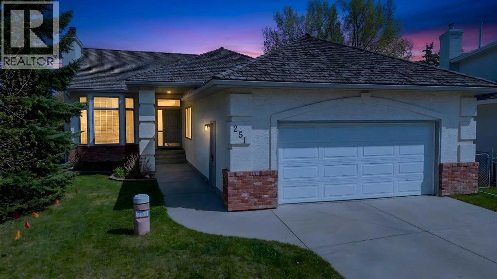 House for Sale in 251 Hampshire Place NW|Calgary, Alberta T3A4Y7
