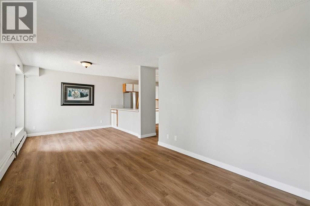 Apartment for Sale in 1, 312 cedar Crescent SW|Calgary, Alberta T3C2Y8 5