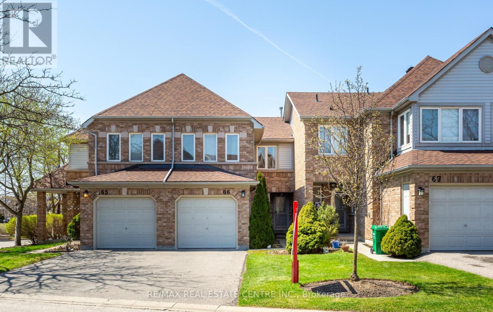 Row / Townhouse for Sale in 66 - 2555 THOMAS STREET|Mississauga (Central Erin Mills), Ontario L5M5P6