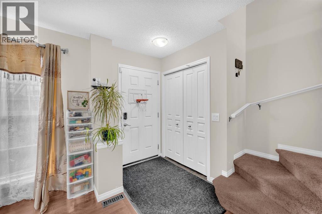 Duplex for Sale in 207 Elgin Meadows Gardens SE|Calgary, Alberta T2Z1B4 5