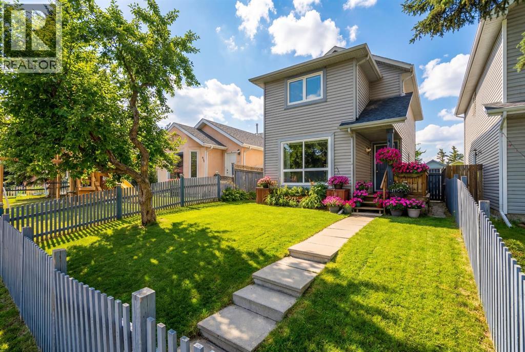 House for Sale in 78 Martinview Crescent NE|Calgary, Alberta T3J2S5