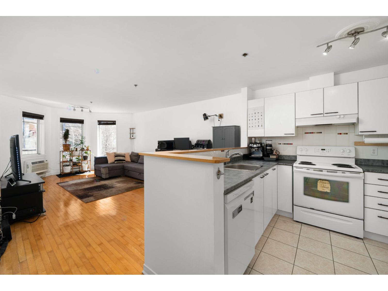 7421 Av. des Halles, #401, Montréal (Anjou), Quebec H1M3T4