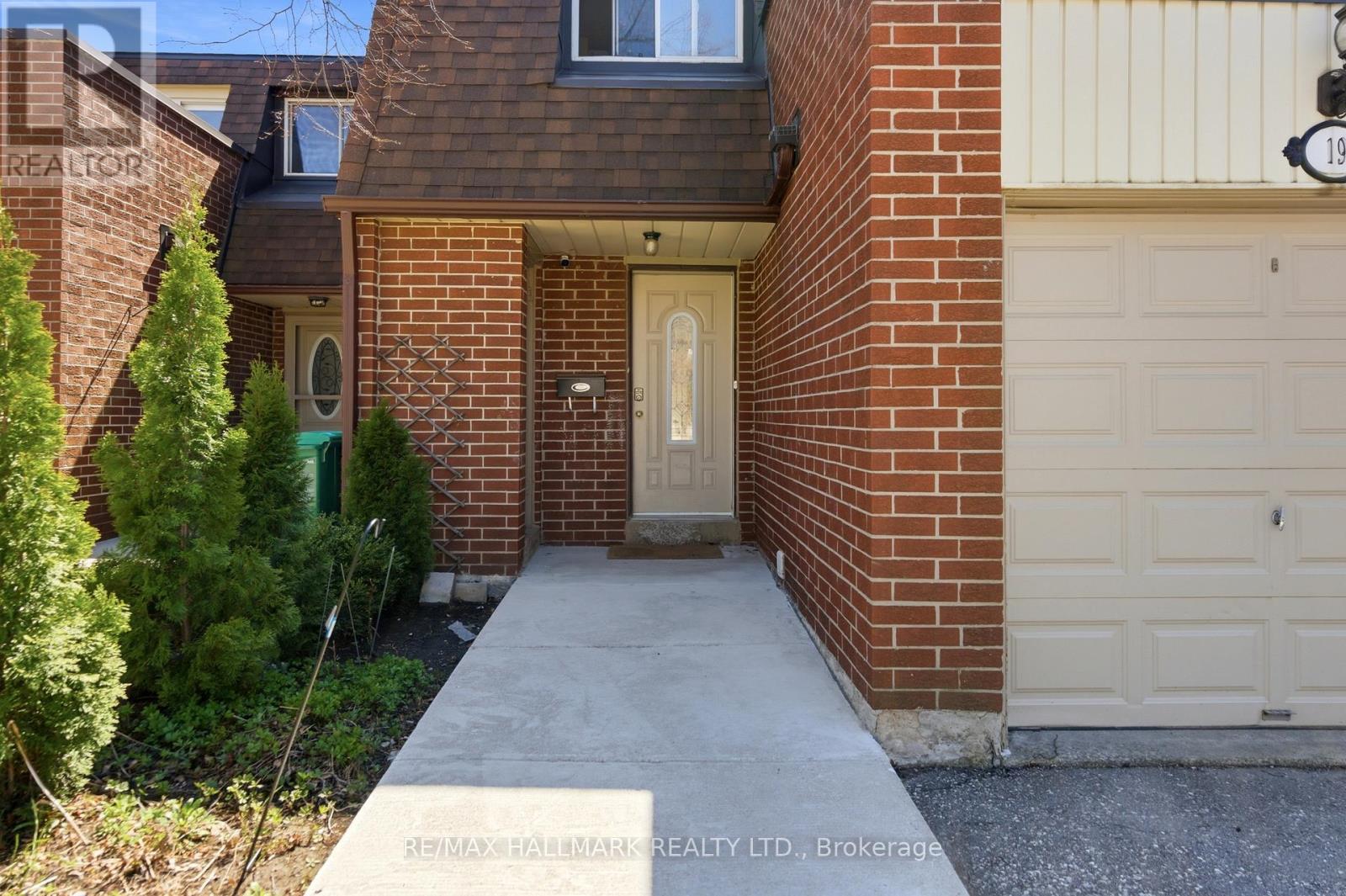 Row / Townhouse for Sale in 19 - 6240 MONTEVIDEO ROAD|Mississauga (Meadowvale), Ontario L5N2N7