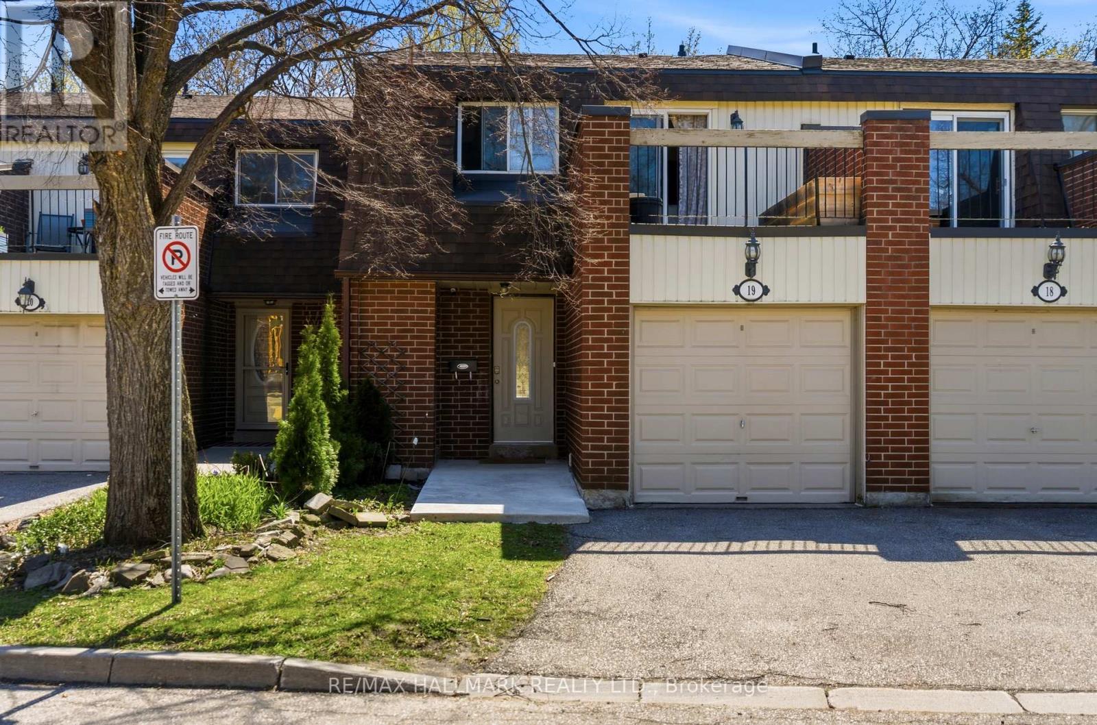 Row / Townhouse for Sale in 19 - 6240 MONTEVIDEO ROAD|Mississauga (Meadowvale), Ontario L5N2N7 2