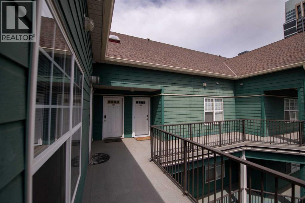 Apartment for Sale in 235, 112 14 Avenue SE|Calgary, Alberta T2G1C7 2