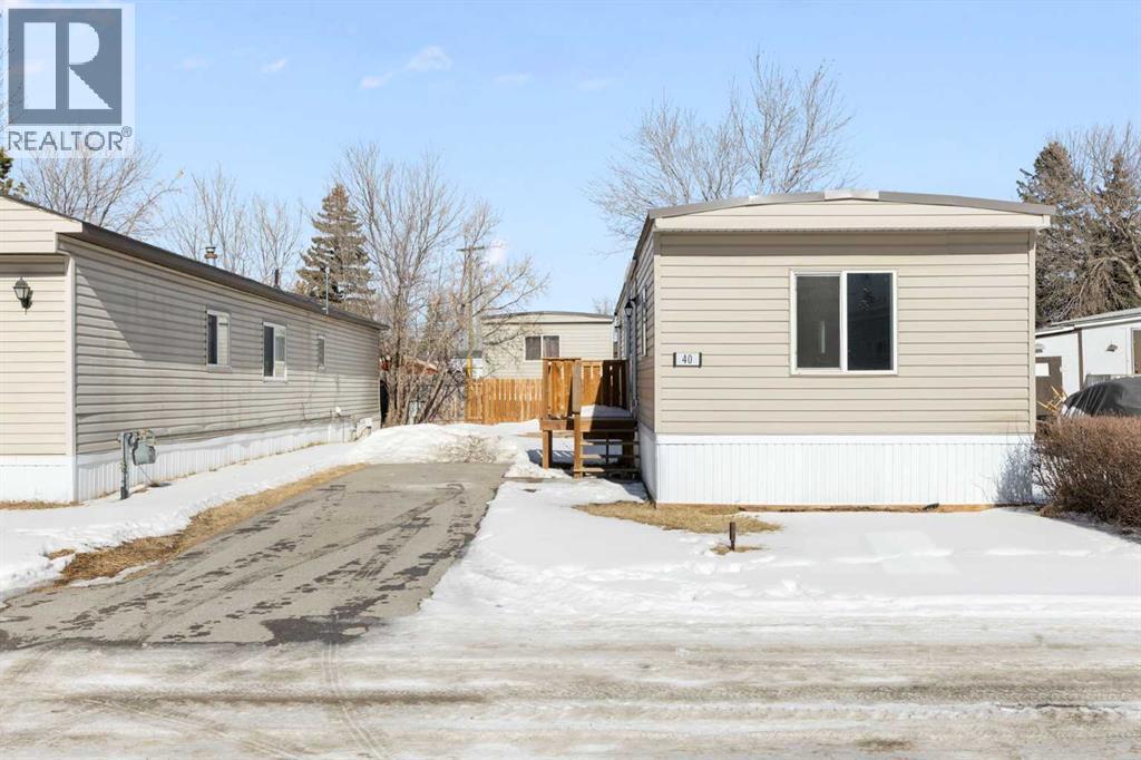 Mobile Home for Sale in 40, 6220 17 Avenue SE|Calgary, Alberta T2A0W6 3