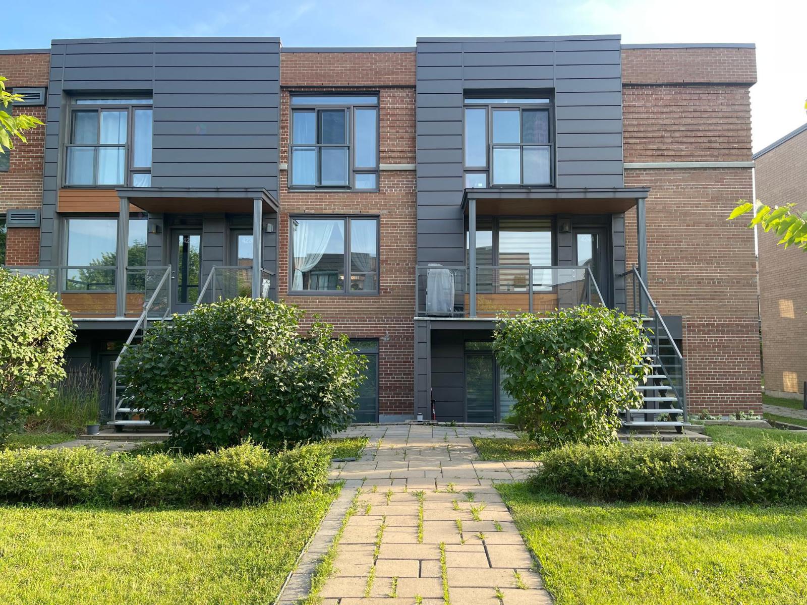 4244 Rue La Perrière, Longueuil (Saint-Hubert), Quebec J3Y0P4