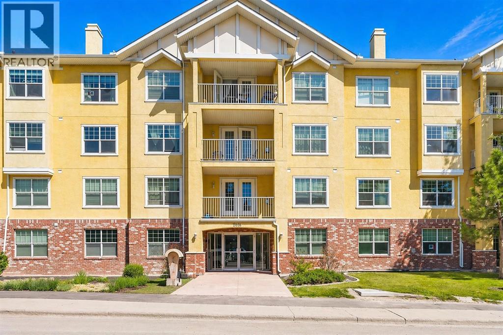 Apartment for Sale in 208, 2212 34 Avenue SW|Calgary, Alberta T2T2C6