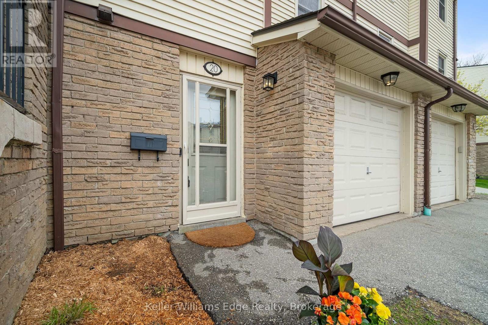 Row / Townhouse for Sale in 20 - 7340 COPENHAGEN ROAD|Mississauga (Meadowvale), Ontario L5N2S5 3
