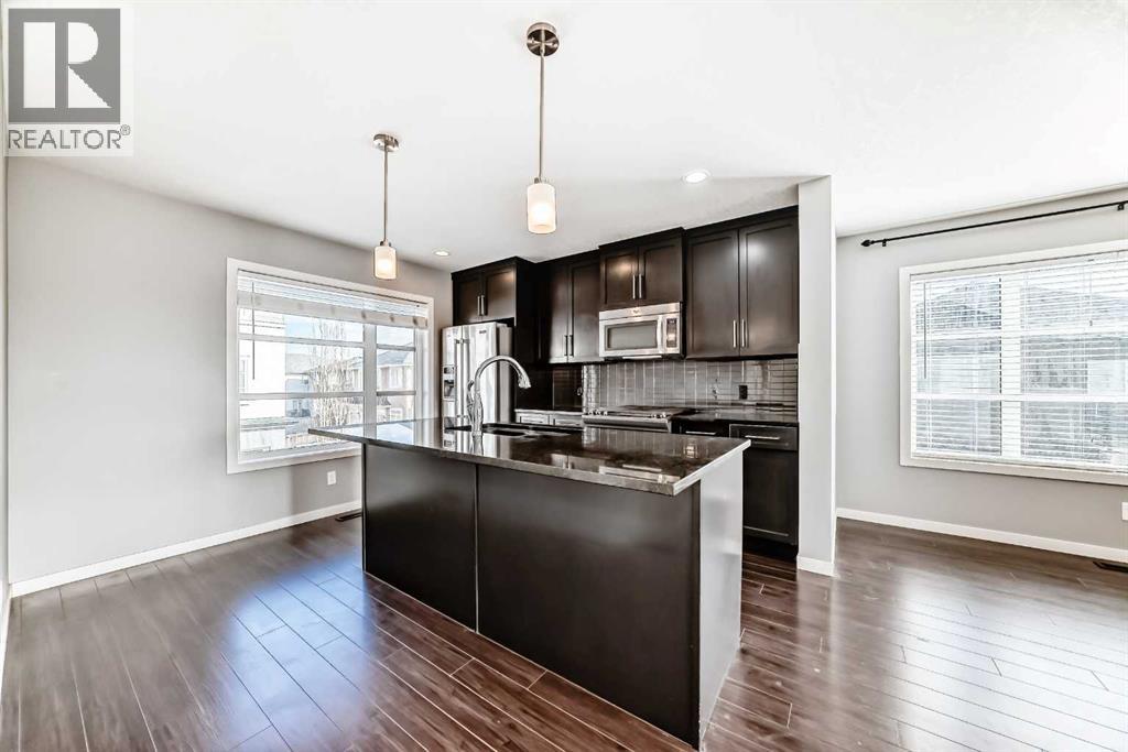 Row / Townhouse for Sale in 911 Evansridge Park NW|Calgary, Alberta T3P0N7 3