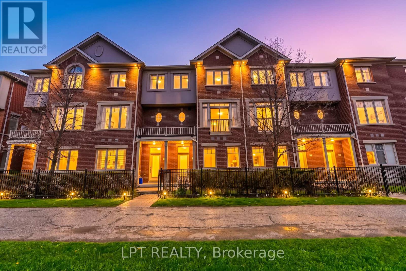 Row / Townhouse for Sale in 4 - 3215 THOMAS STREET|Mississauga (Churchill Meadows), Ontario L5M0M2