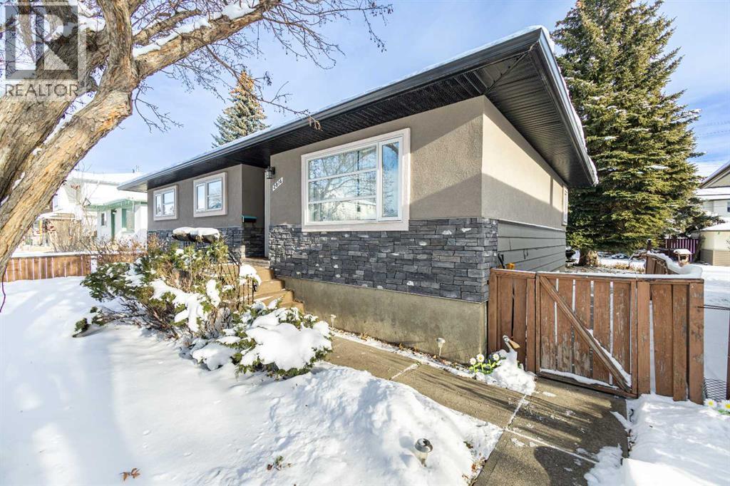 House for Sale in 2816 24 Street NW|Calgary, Alberta T2M3Z3 2