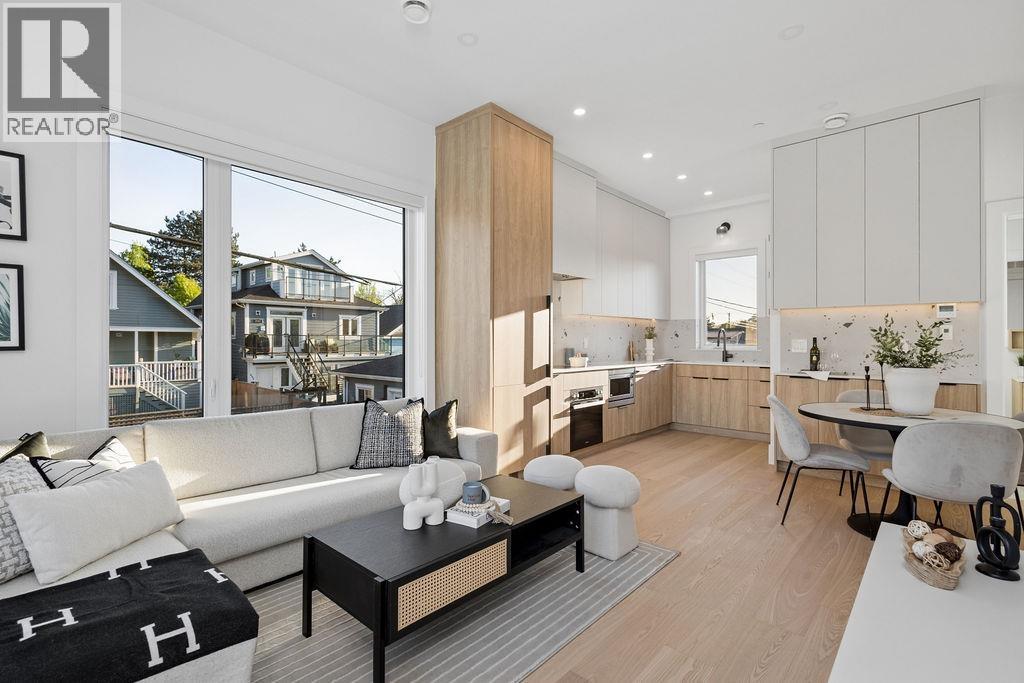 2754 GRAVELEY STREET|Vancouver, British Columbia V5K3J7