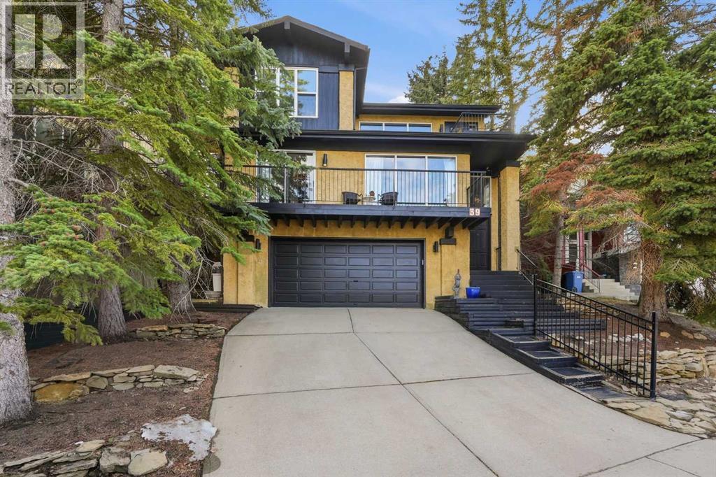 House for Sale in 39 Coach Manor Terrace SW|Calgary, Alberta T3H1C9