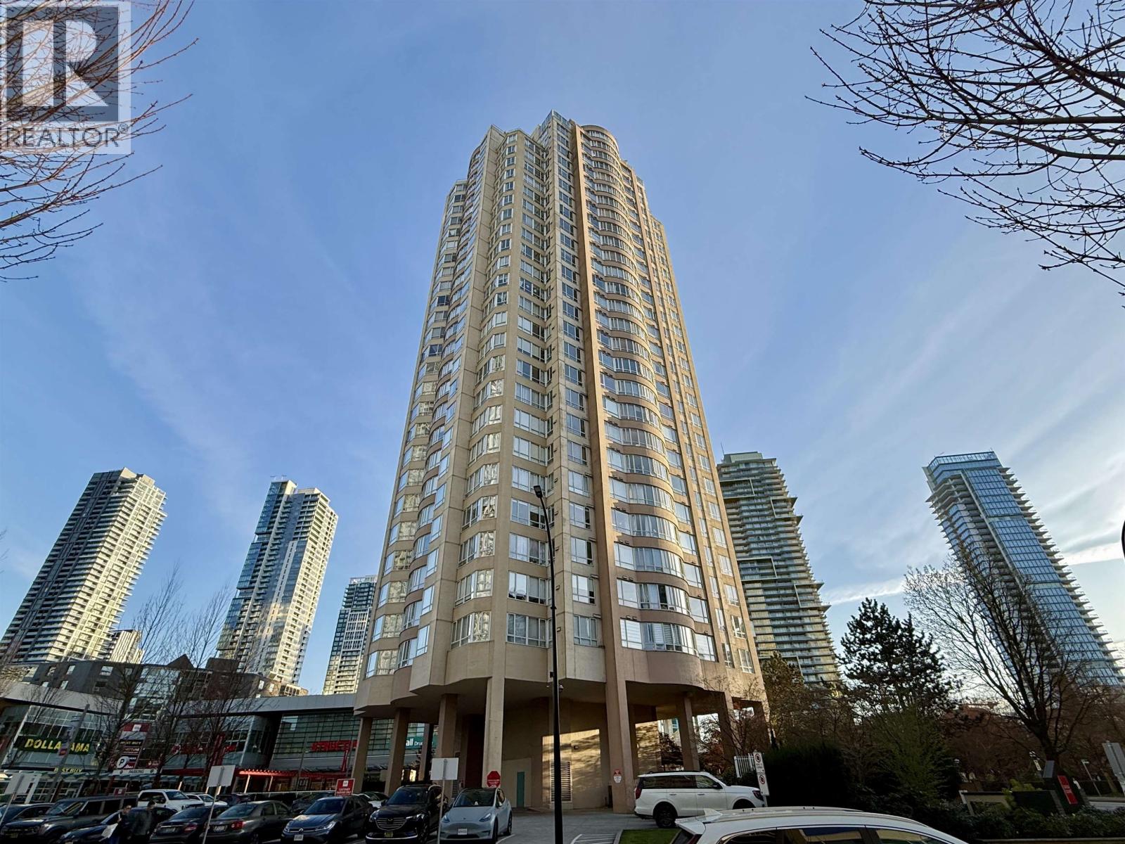 1806 6220 MCKAY AVENUE|Burnaby, British Columbia V5H4M8