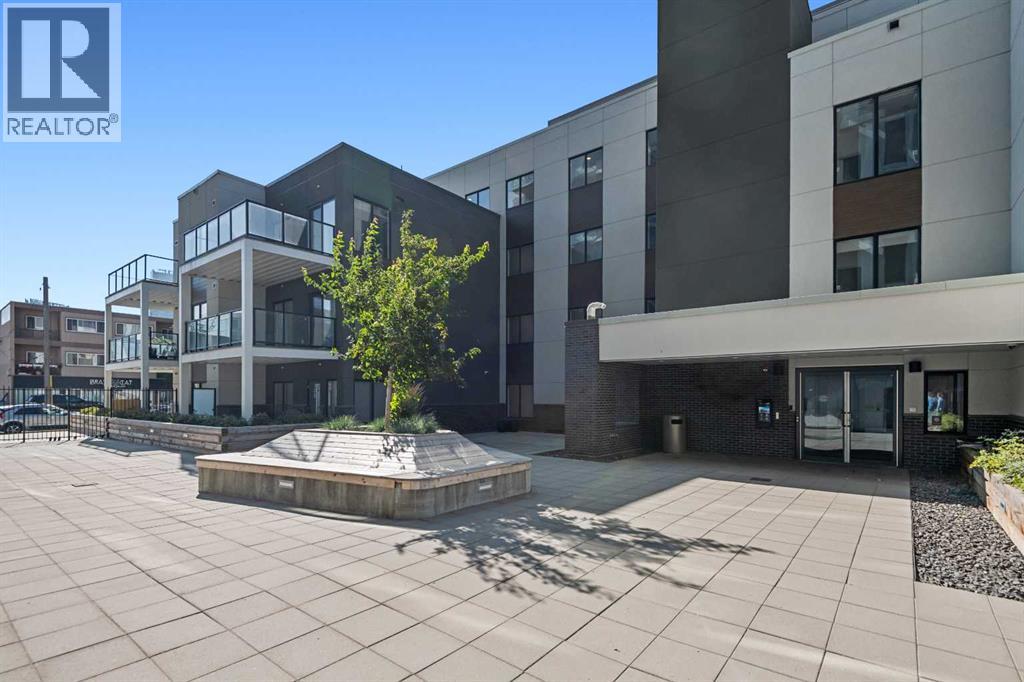 Apartment for Sale in 401, 455 1 Avenue NE|Calgary, Alberta T2E0B3 4