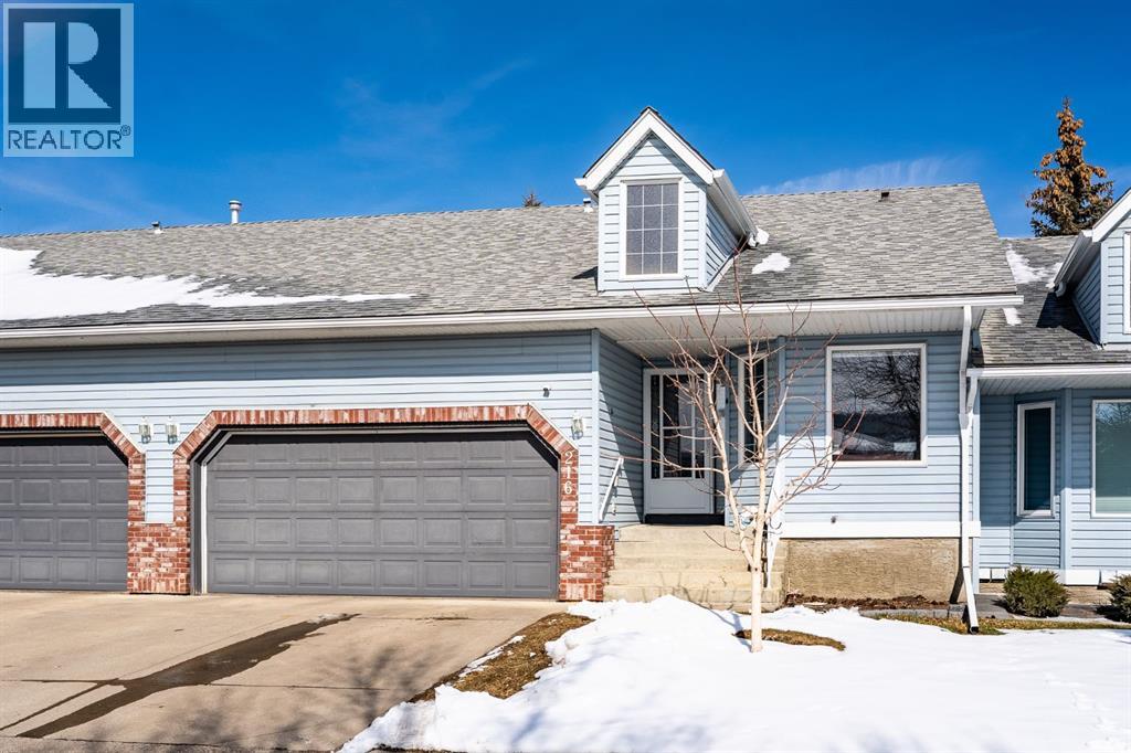 Row / Townhouse for Sale in 216 Valley Ridge Heights NW|Calgary, Alberta T3B5T3