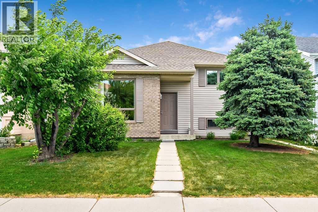 House for Sale in 141 Shawfield Way SW|Calgary, Alberta T2Y2Y2