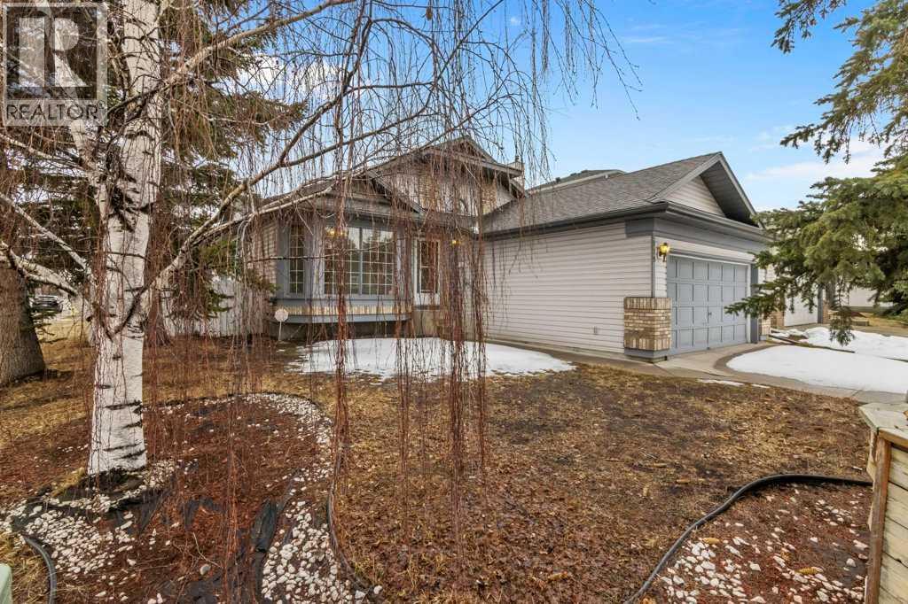 House for Sale in 179 Sunlake Way SE|Calgary, Alberta T2X3H4