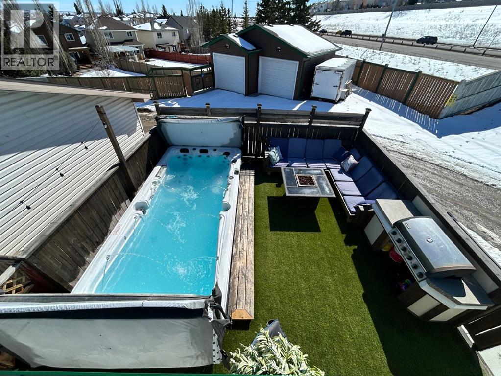 House for Sale in 45 Hidden Hills Way NW|Calgary, Alberta T3r5t1 3