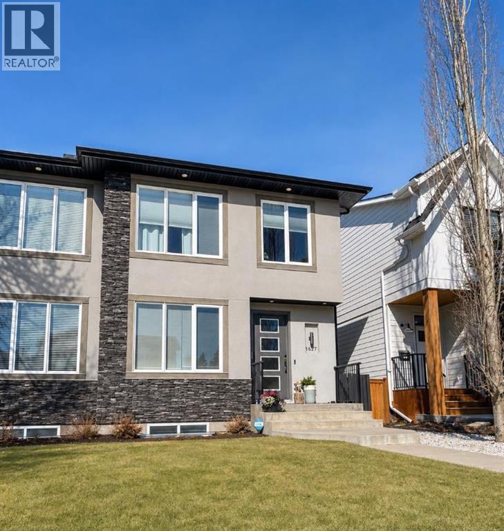 Duplex for Sale in 4627 83 Street NW|Calgary, Alberta T3B2R1