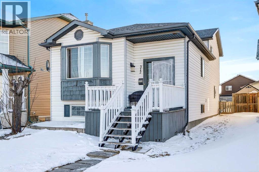 House for Sale in 312 Martin Crossing Way NE|Calgary, Alberta T3J3T2