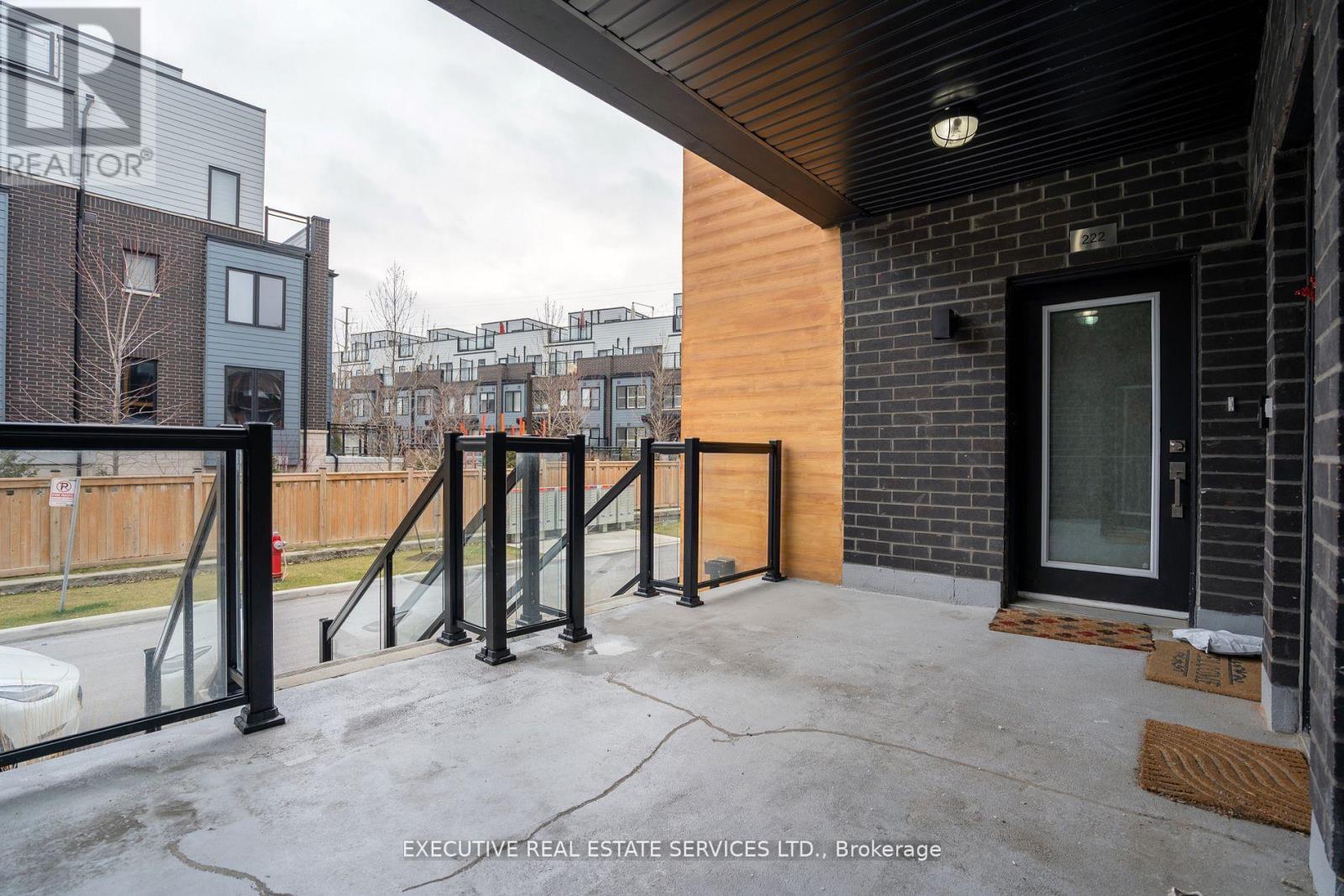 Row / Townhouse for Sale in 226 - 1145 JOURNEYMAN LANE|Mississauga (Clarkson), Ontario L5J0B5 4