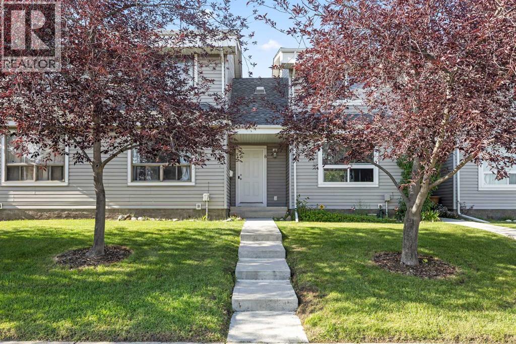 Row / Townhouse for Sale in 8, 4360 58 Street NE|Calgary, Alberta T1Y4S4
