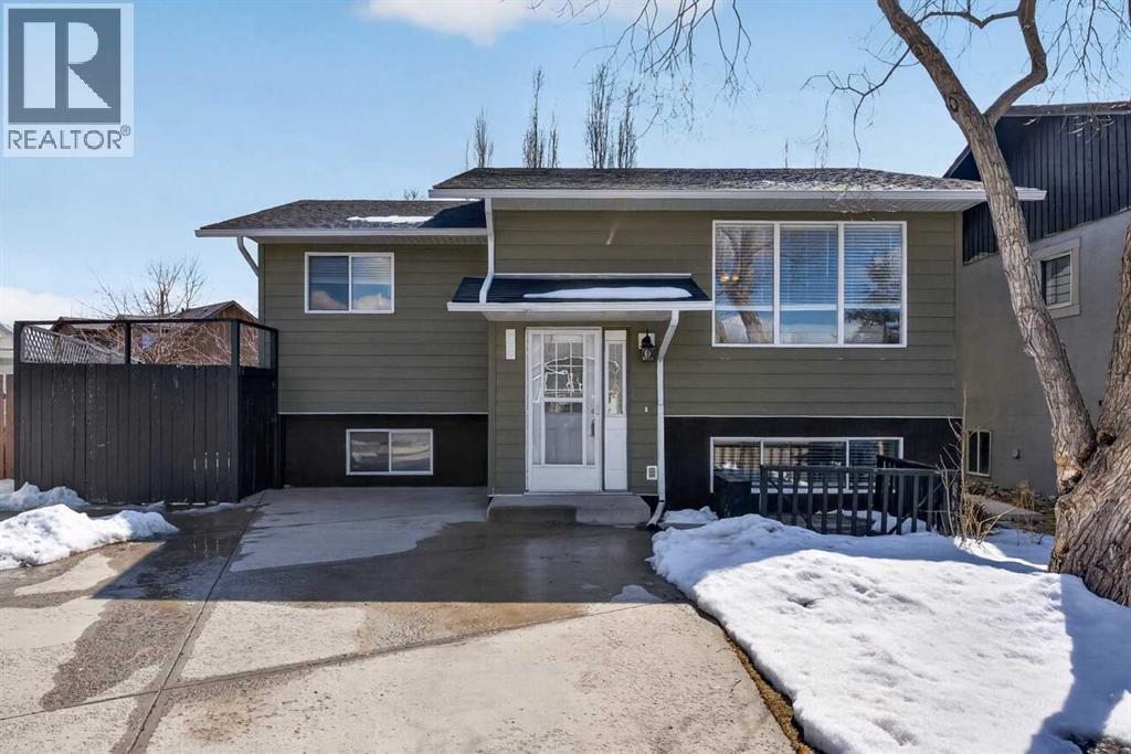 House for Sale in 32 Fallingworth Court NE|Calgary, Alberta T3J1G4