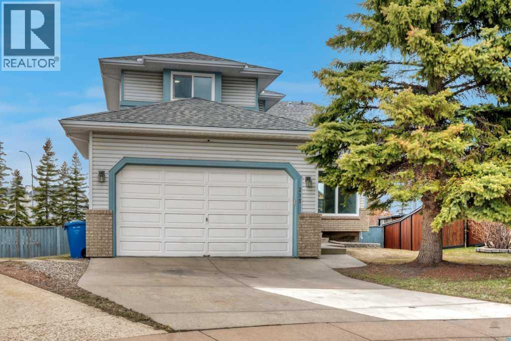 House for Sale in 215 Hawktree Circle NW|Calgary, Alberta T3G2Y6