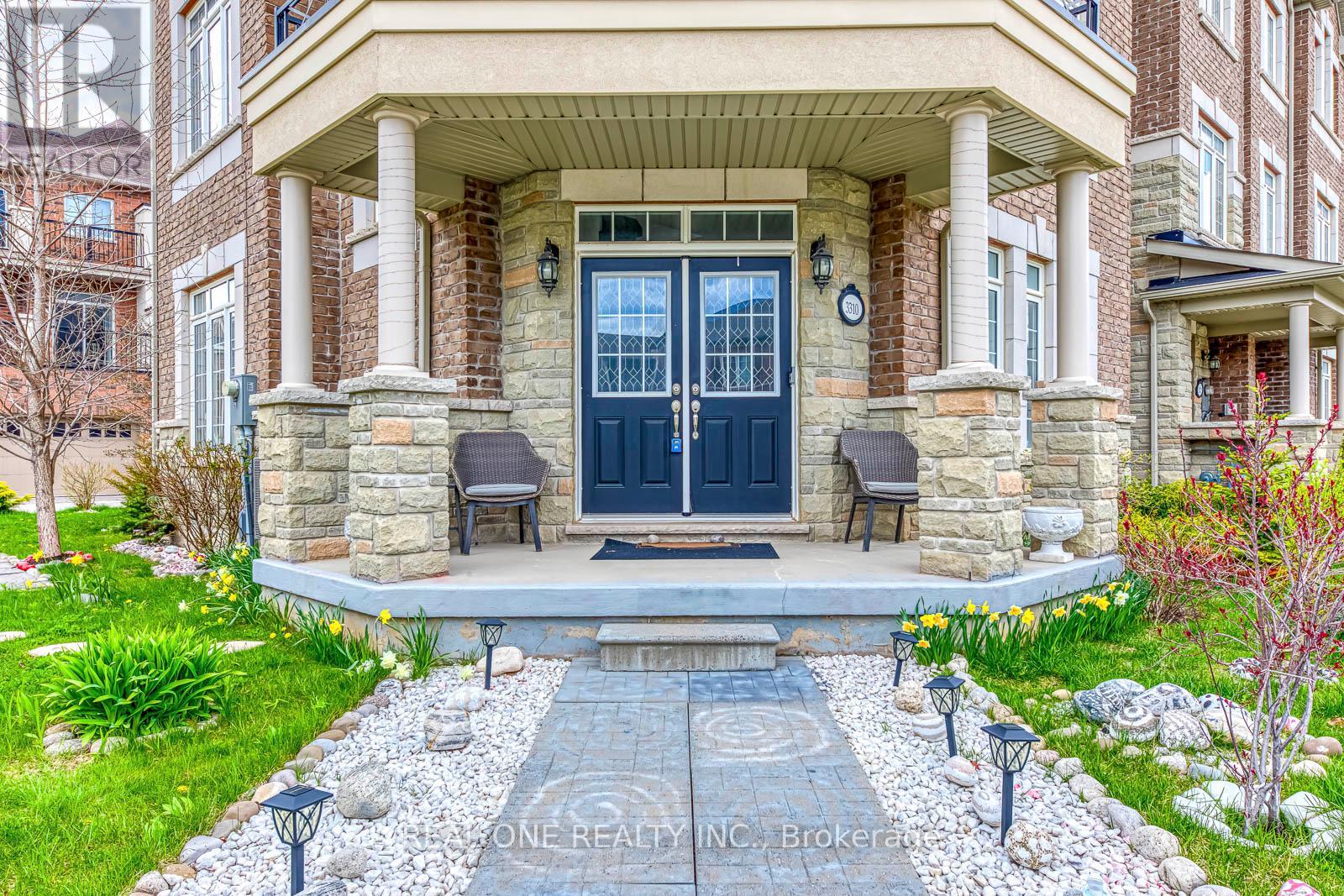 Row / Townhouse for Sale in 3310 ERASMUM STREET|Oakville (GO Glenorchy), Ontario L6M1S3 2