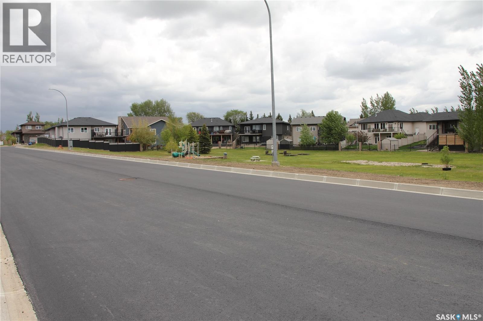 For sale: 1350 Aaron DRIVE, Pilot Butte, Saskatchewan S0G3Z0 - SK034425 ...