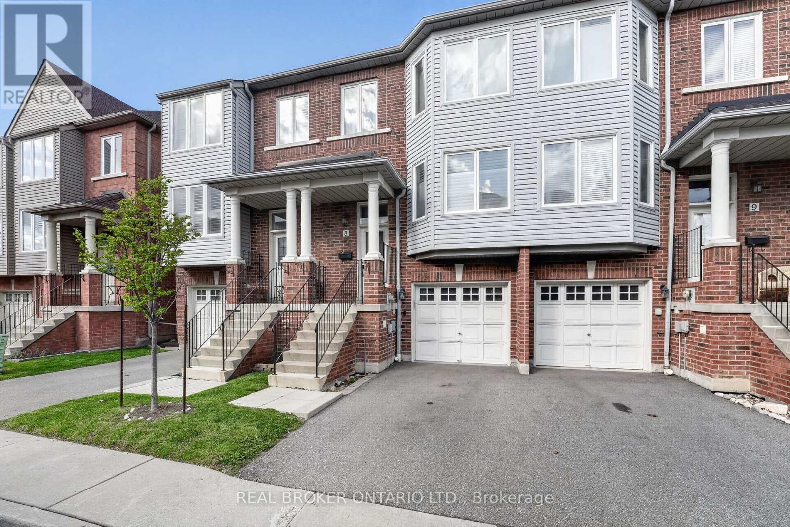 Row / Townhouse for Sale in 8 - 5985 CREDITVIEW ROAD|Mississauga (East Credit), Ontario L5V2M9 2