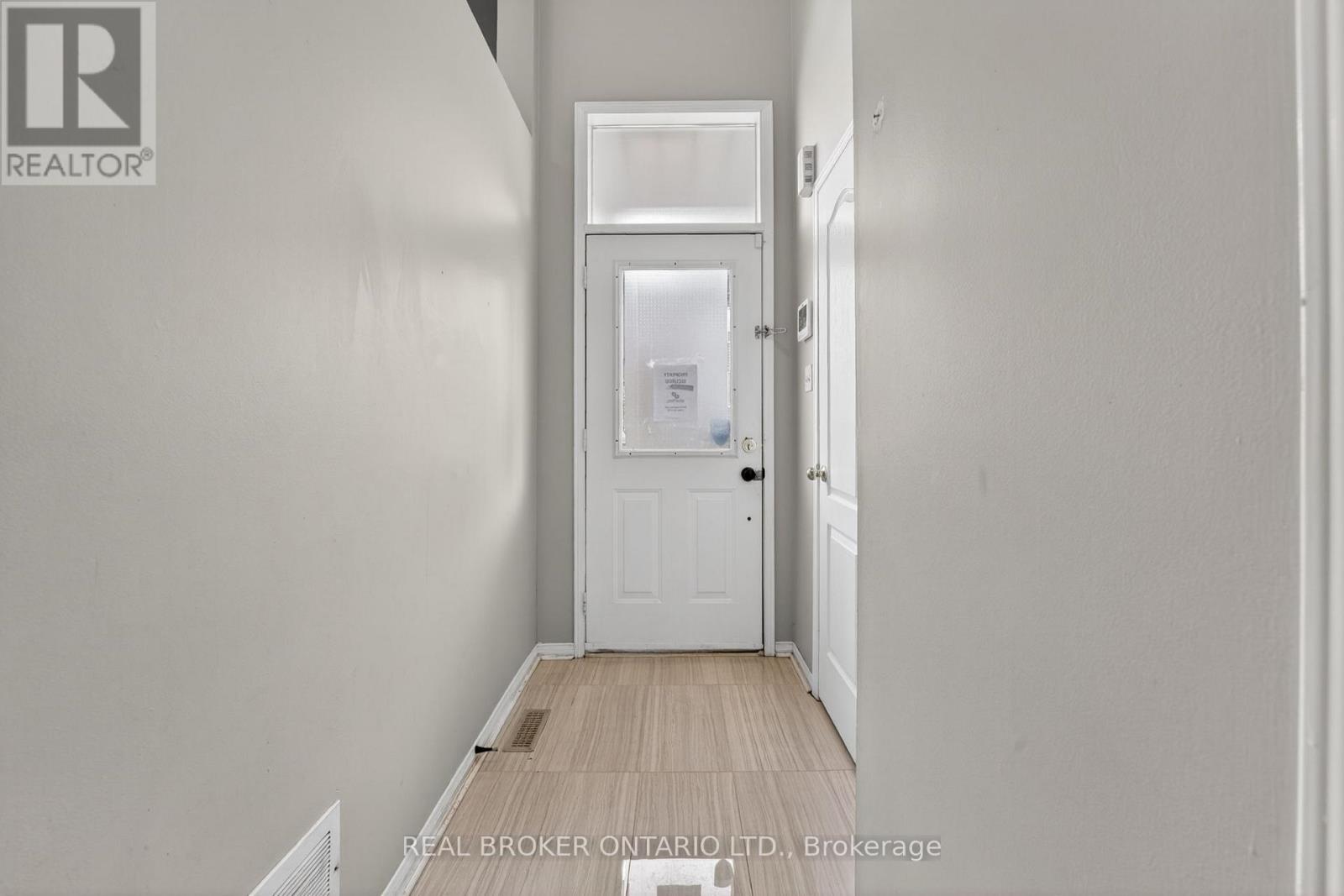 Row / Townhouse for Sale in 8 - 5985 CREDITVIEW ROAD|Mississauga (East Credit), Ontario L5V2M9 5