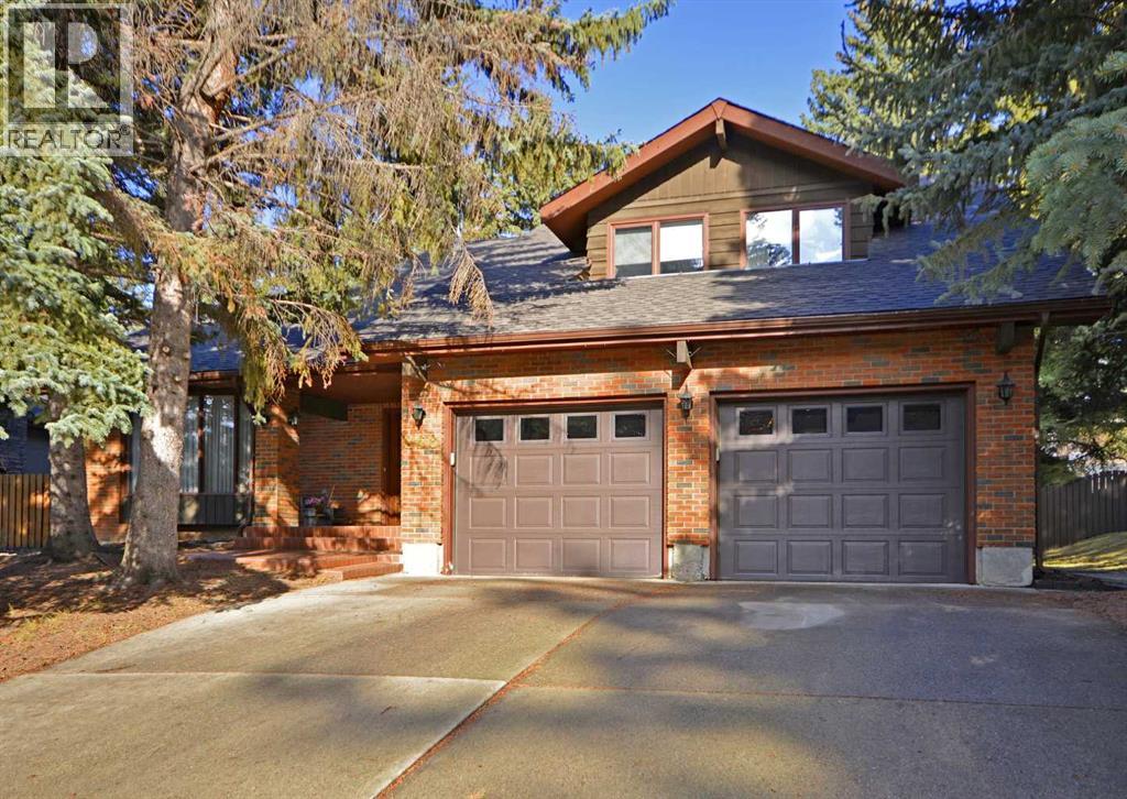 House for Sale in 268 Pump Hill Gardens SW|Calgary, Alberta T2V4M6