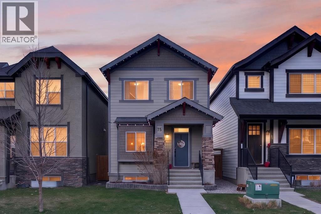 House for Sale in 75 Masters Heights SE|Calgary, Alberta T3M2M7