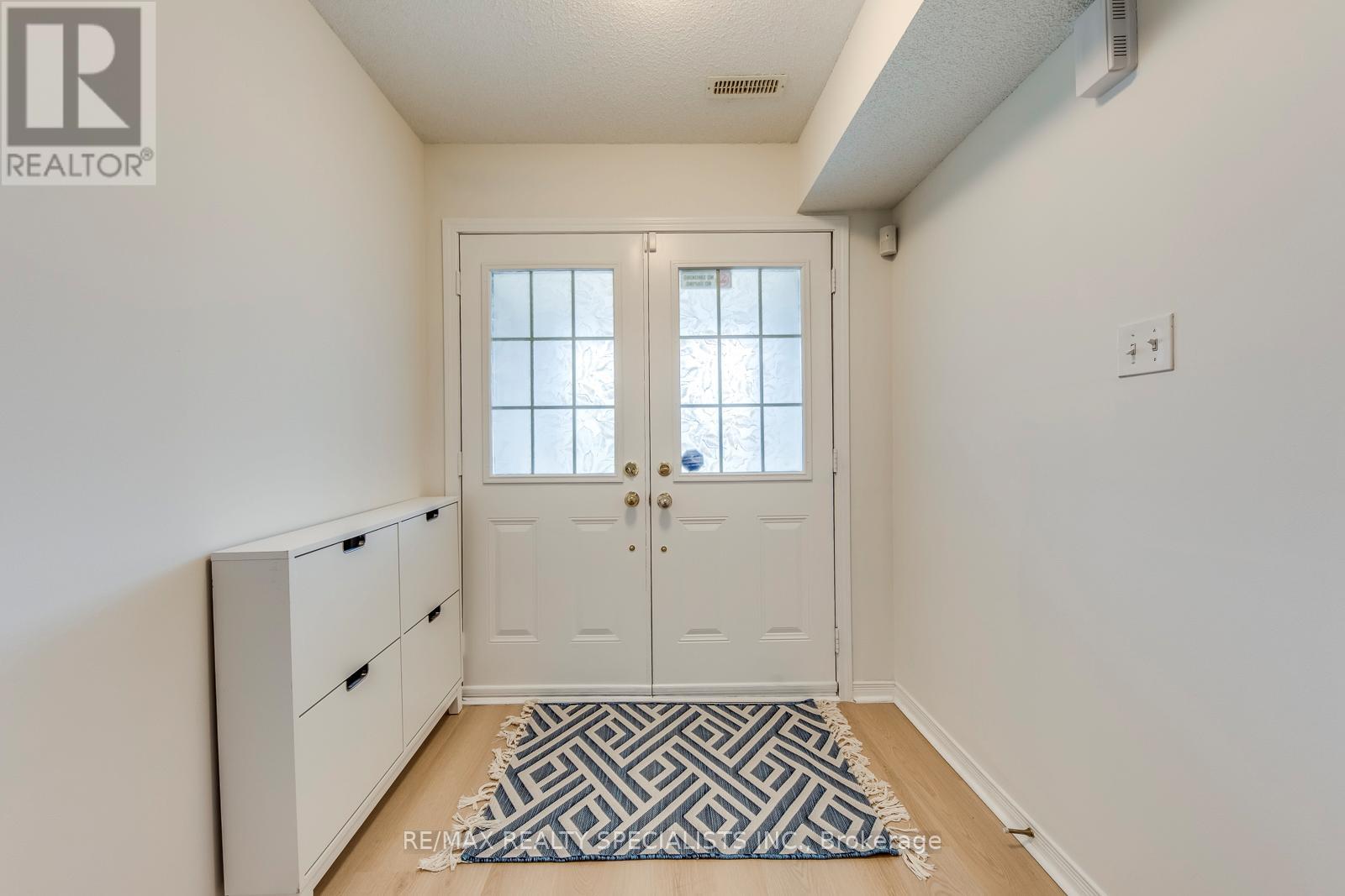 Row / Townhouse for Sale in 755 CANDLESTICK CIRCLE|Mississauga (Hurontario), Ontario L4Z0B4 3