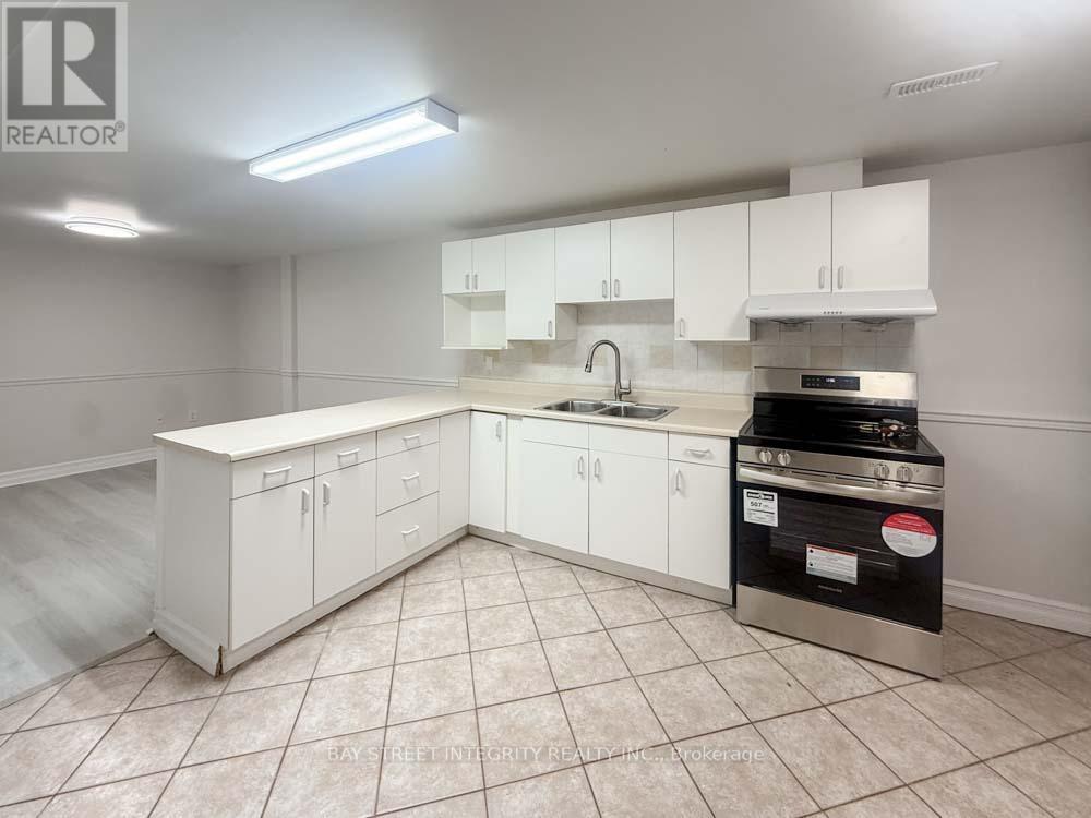 For rent: LOWER - 130 KINGSLAKE ROAD, Toronto (Don Valley Village ...