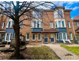Row / Townhouse – 8 - 151 TOWNSGATE DRIVE, Vaughan – photo 1