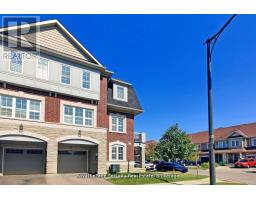 Row / Townhouse – 55 GOLDEN SPRINGS DRIVE, Brampton – photo 1